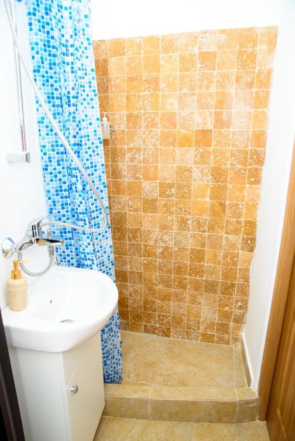 Bistro Centru Vechi Craiova Hotel Luaran gambar